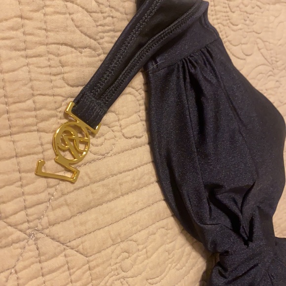 Bathing suit top. Strapless. Black with gold hook - Picture 2 of 3